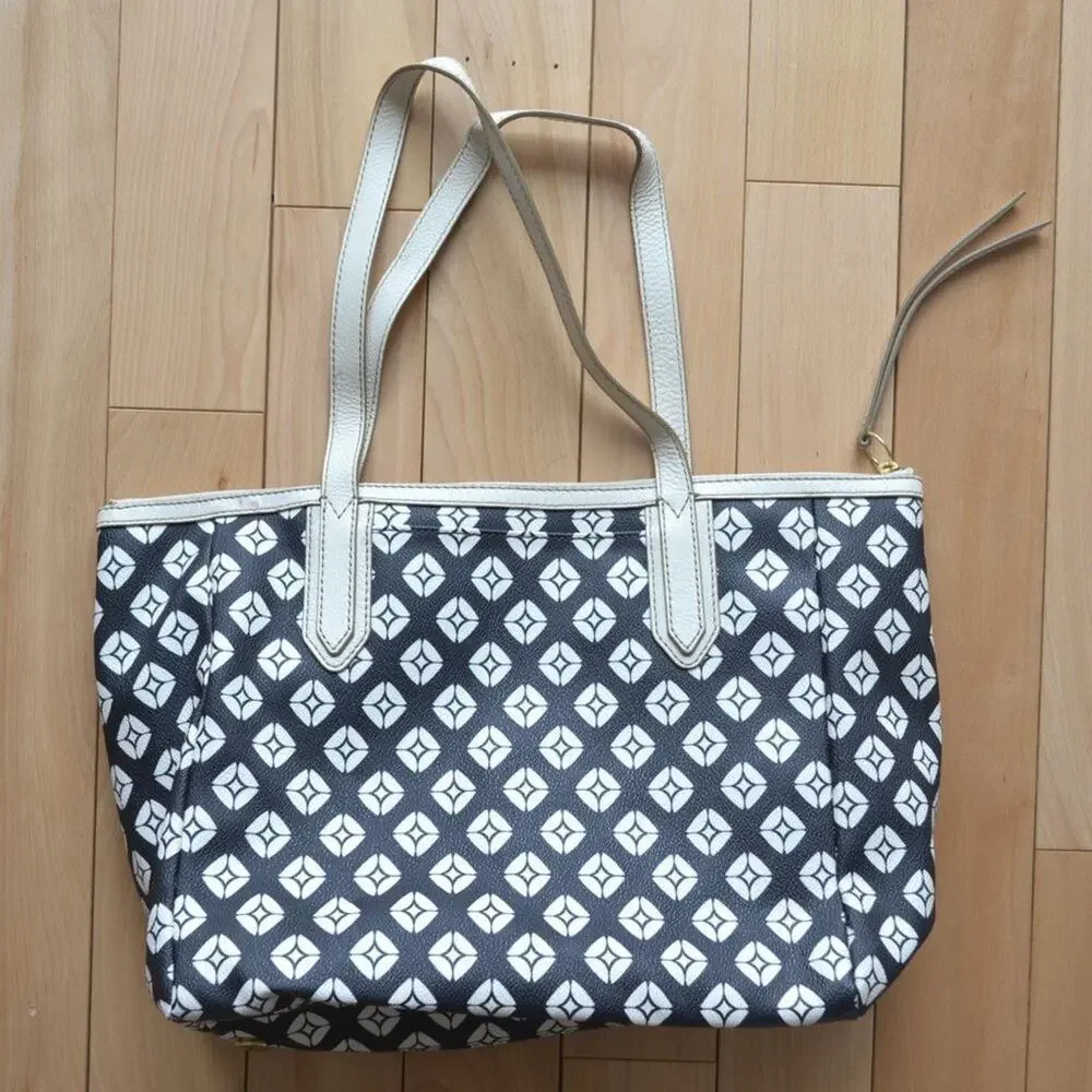 Fossil Tote Purse Black and White Exterior Pattern Tan Interior Fossil Bag